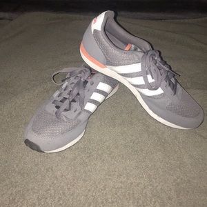 Adidas Tennis Shoes